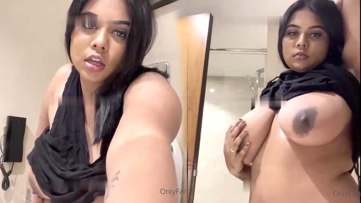 Oasi-Das-in-Black-Showing-Boobs-on-OnlyFans-Live