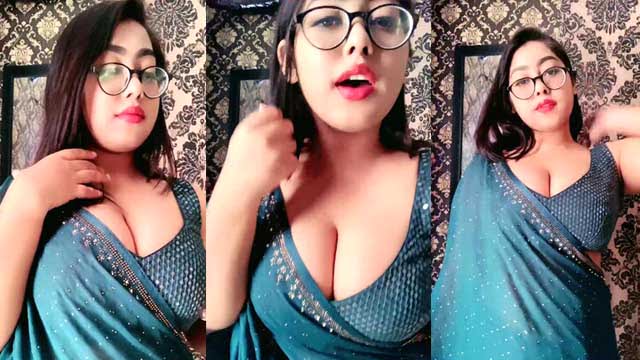 POULAMI-SHOWING-CLEAVAGE-ARMPITS-IN-SAREE-ON-TANGO-LIVE